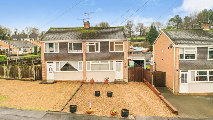 3 Bedroom Semi-Detached House For Sale In Marsons Drive, Crick, Northampton, NN6