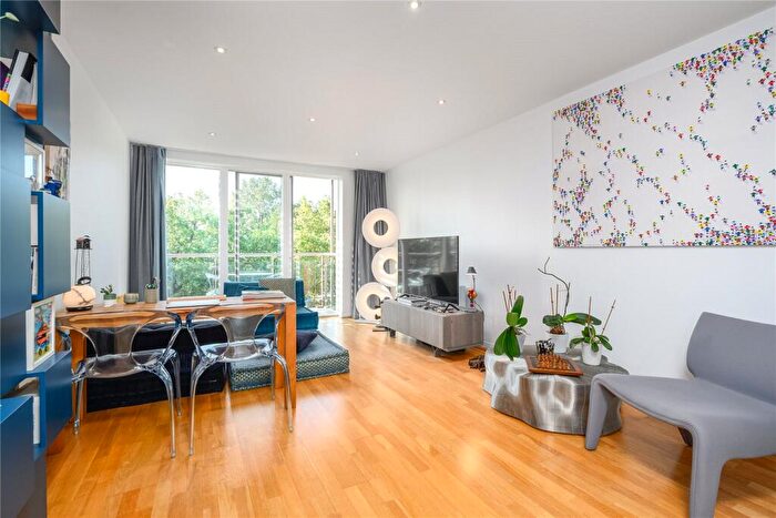 1 Bedroom Apartment For Sale In The Heart, Walton-on-Thames, Surrey, KT12
