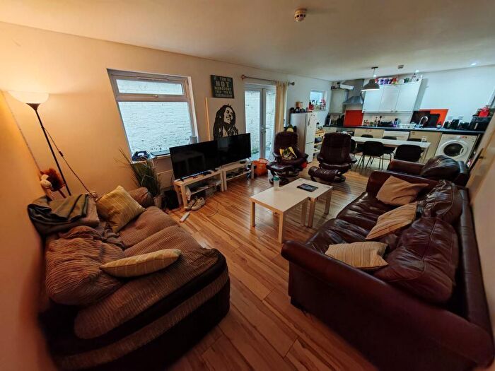 6 Bedroom Flat To Rent In Tramshed Gloucester Road, Bristol, BS7