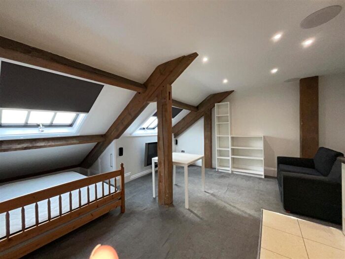 Flat To Rent In Albion House, Hick Street, Bradford, BD1