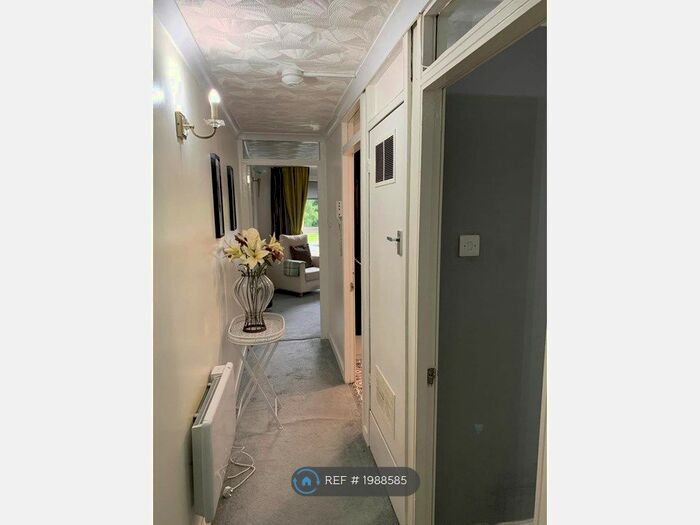 1 Bedroom Flat To Rent In Springfield Road, Re, G67