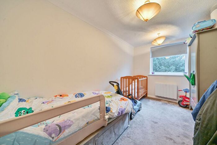 2 Bedroom Flat For Sale In Cardwell Crescent, Sunninghill, SL5