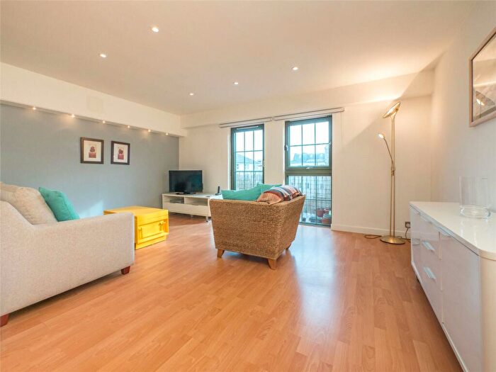 2 Bedroom Flat To Rent In Water Street, Edinburgh, EH6