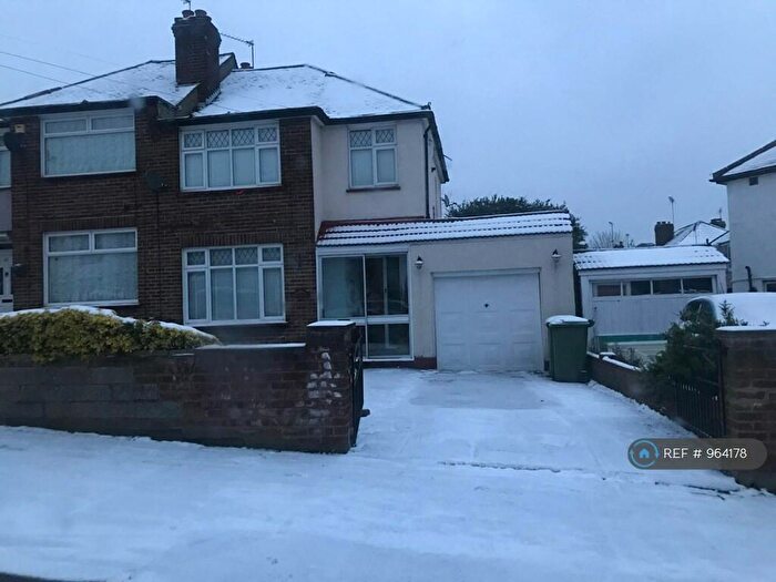 3 Bedroom Semi-Detached House To Rent In Welton Road, London, SE18