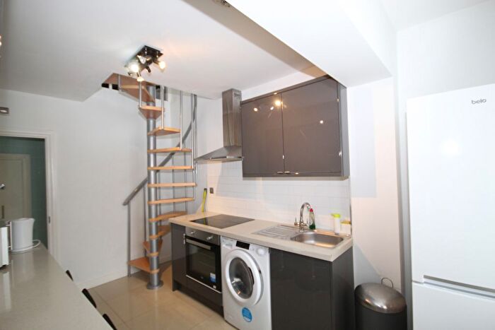 1 Bedroom Studio To Rent In Malvern Avenue, Harrow, Middlesex, HA2