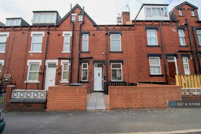 2 Bedroom Terraced House To Rent In Woodview Road, Leeds, LS11