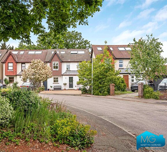 5 Bedroom Detached House For Sale In Postern Green, Enfield, EN2