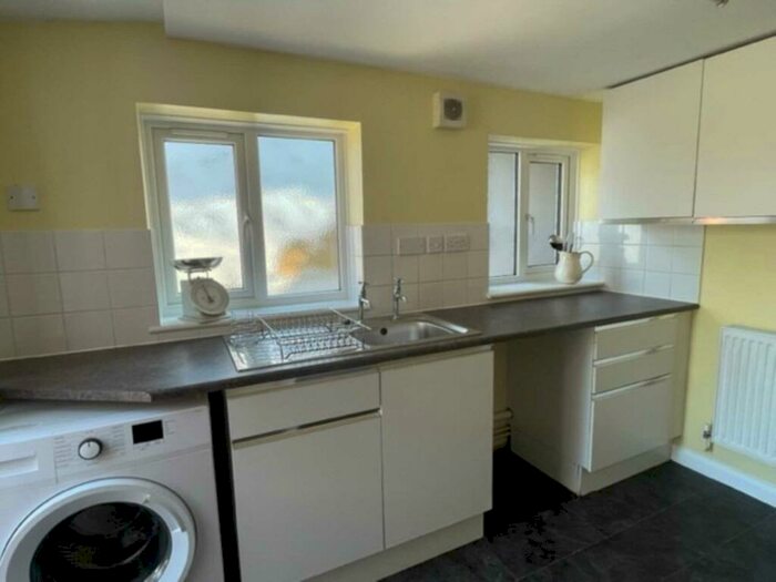 1 Bedroom Flat To Rent In Bridge Street, Witney, OX28