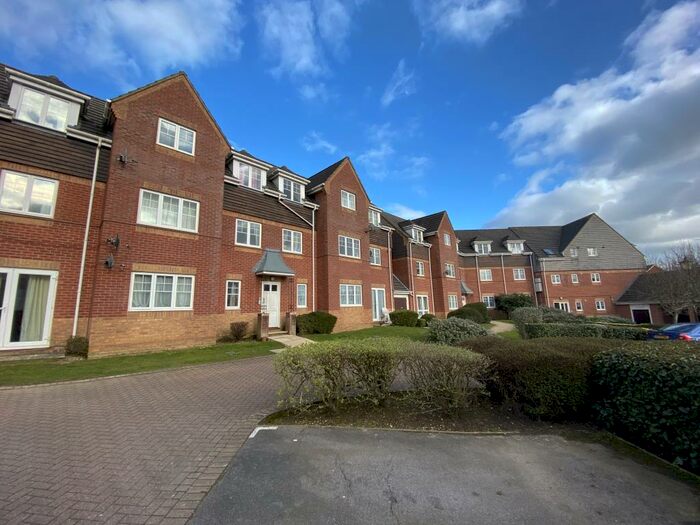 2 Bedroom Apartment To Rent In Farmers Gate, Thatcham, RG18