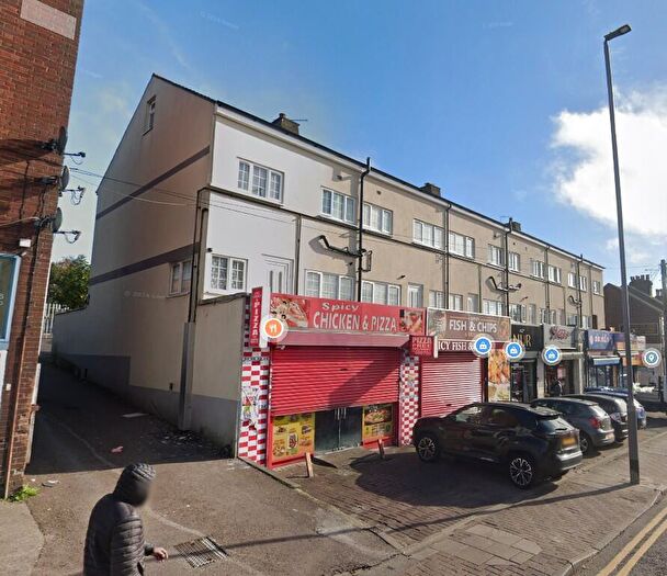 2 Bedroom Maisonette To Rent In Leagrave Road Luton, LU4