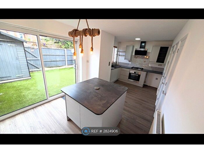 3 Bedroom Terraced House To Rent In Lathkill Close, Nottingham, NG6