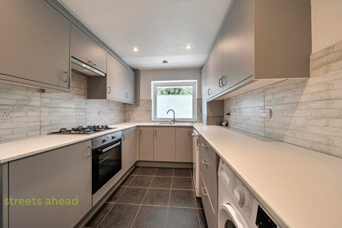 1 Bedroom Apartment For Sale In Selhurst Road, London, SE25