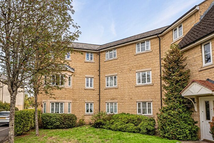 2 Bedroom Flat For Sale In Parkers Road, Chipping Norton, OX7