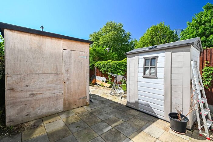 4 Bedroom Flat To Rent In Manchester Road, Isle Of Dogs, London, E14