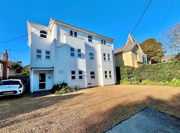 2 Bedroom Flat For Sale In Freshwater Bay, Isle Of Wight, PO40