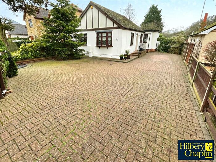 2 Bedroom Bungalow For Sale In Lower Bedfords Road, Collier Row, RM1