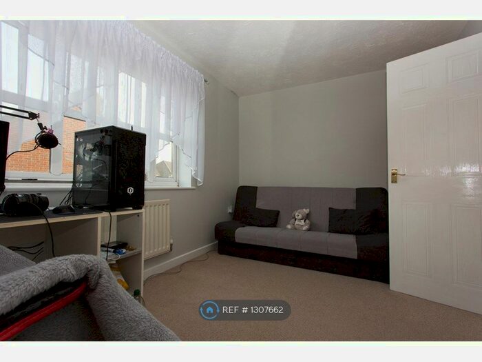 2 Bedroom Terraced House To Rent In Winters Field, Taunton TA1