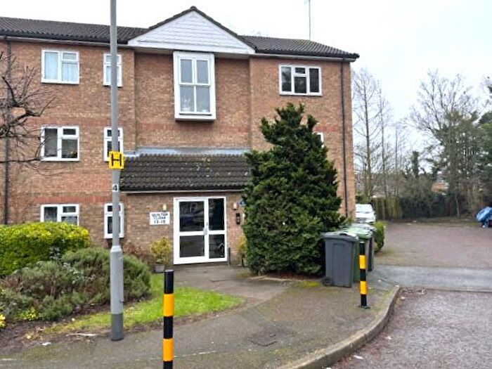 2 Bedroom Flat To Rent In Quilter Close, Luton, Bedfordshire, LU3