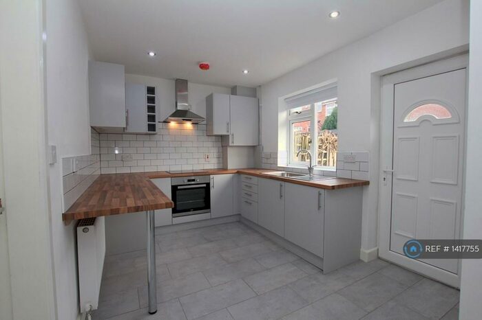 2 Bedroom Terraced House To Rent In Hawksworth Grove, Leeds, LS5
