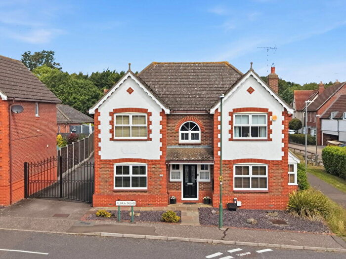 5 Bedroom Detached House For Sale In Albra Mead, Chelmsford, CM2