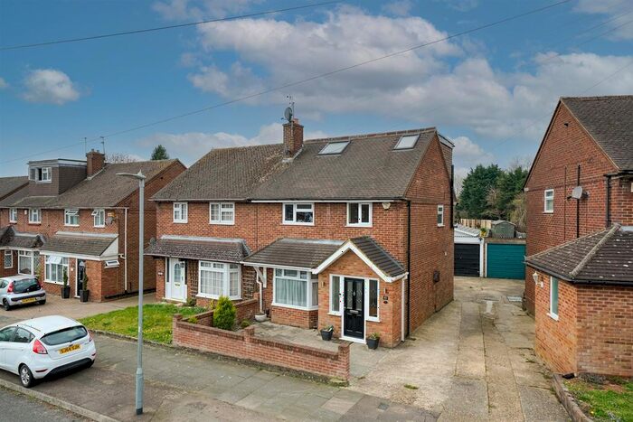 4 Bedroom Semi-Detached House To Rent In New Park Drive, Hemel Hempstead Industrial Estate, Hemel Hempstead, HP2