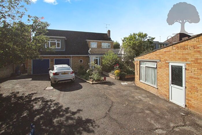 4 Bedroom Detached House To Rent In Hythe End Road, Wraysbury, Staines-Upon-Thames, TW19