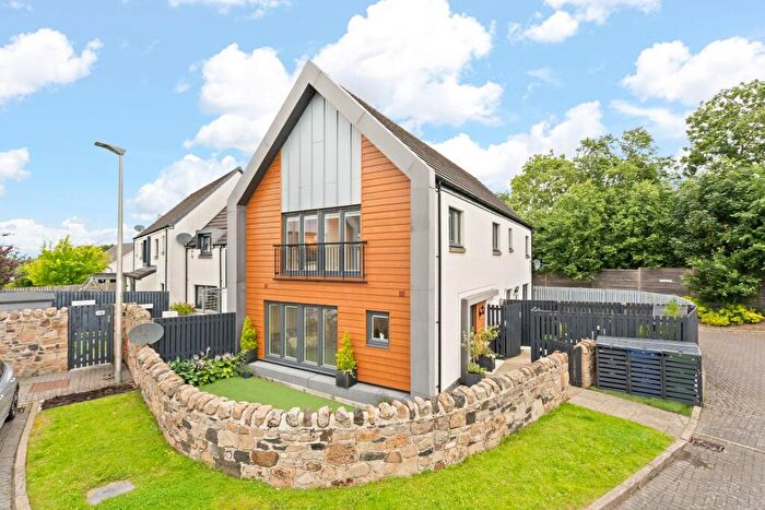 2 Bedroom End Of Terrace House For Sale In Citizen Jaffray Court, Cambusbarron, FK7