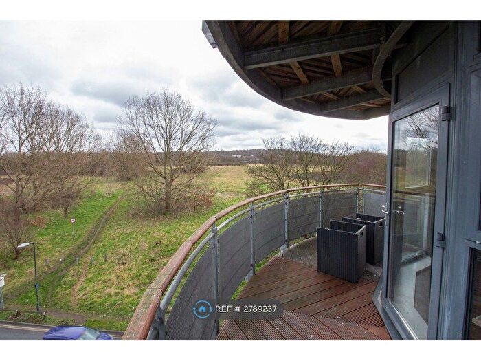 2 Bedroom Flat To Rent In Bush House, London, SE18