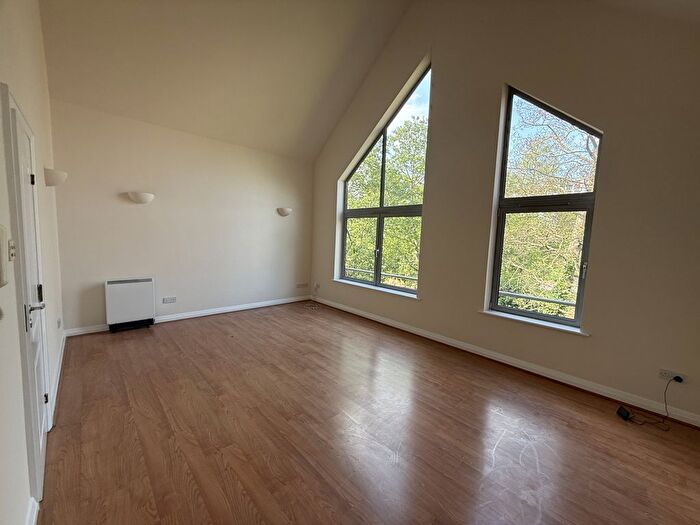 2 Bedroom Flat To Rent In Leicester, LE3