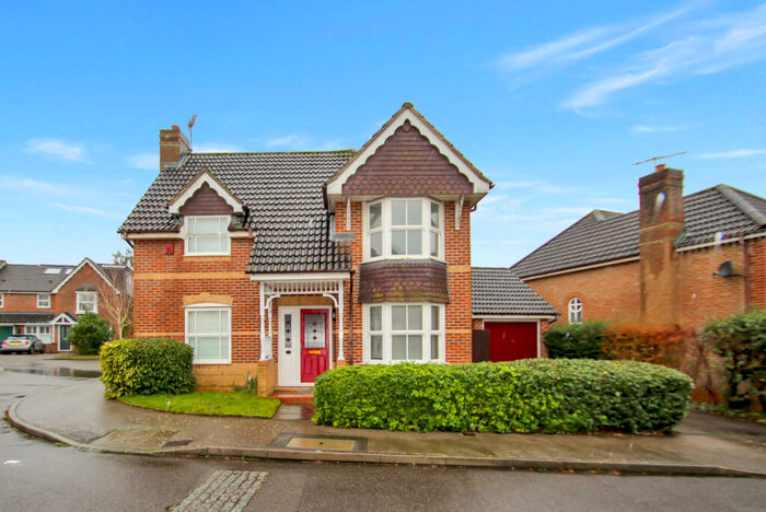 3 Bedroom Detached House To Rent In Maidenbower, RH10