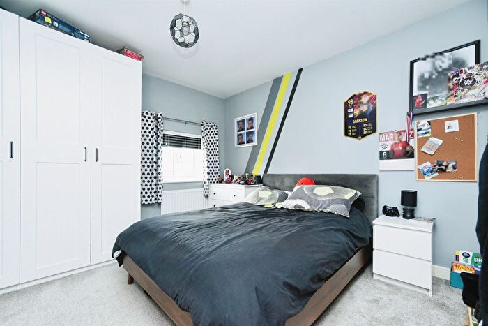 3 Bedroom Semi-Detached House For Sale In Woodland Close, Stratton St. Margaret, Swindon, SN25