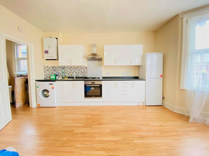 1 Bedroom Flat To Rent In Oakfield Road, Croydon, CR0