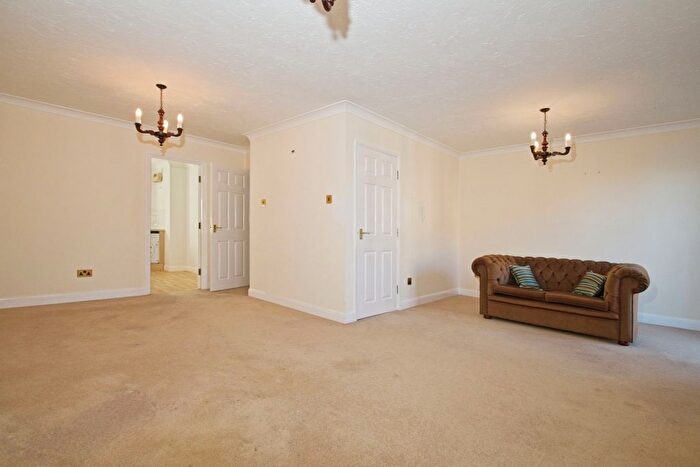 3 Bedroom Maisonette For Sale In Campbell Drive, Cardiff, CF11