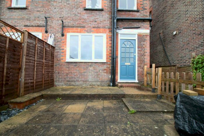 1 Bedroom Maisonette To Rent In Croft Road, Godalming, GU7