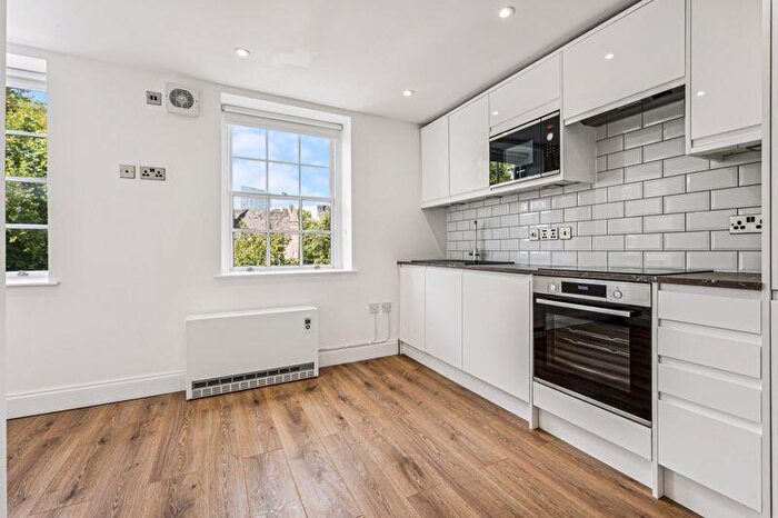 1 Bedroom Flat To Rent In Broadway, Stratford, E15