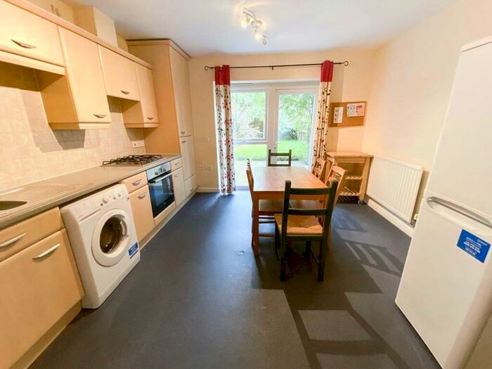 4 Bedroom House To Rent In Lauderdale Crescent, Grove Village, Manchester, M13