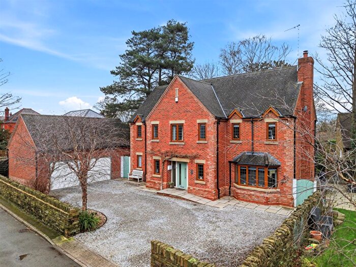 6 Bedroom Detached House For Sale In Rye Flatt Lane, Chesterfield, S40