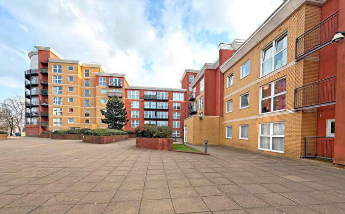 2 Bedroom Apartment For Sale In Memorial Heights, Ilford, Ilford, Essex, IG2