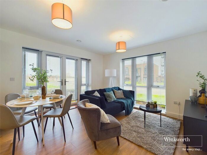 1 Bedroom Apartment To Rent In Carriage House, Millard Place, Arborfield Green, Reading, RG2