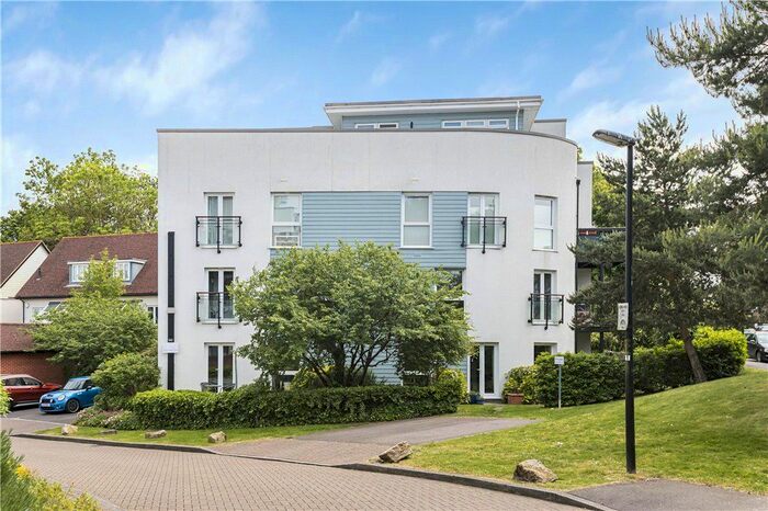 2 Bedroom Flat To Rent In Rivett Drake Close, Guildford, GU2