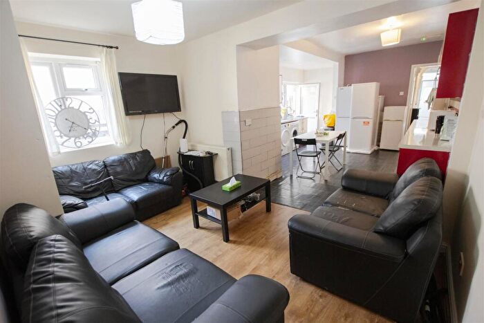 6 Bedroom House To Rent In Bournbrook Road, Birmingham, West Midlands, B29