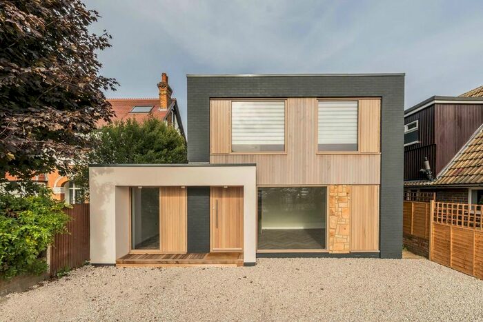 4 Bedroom Detached House To Rent In Broad Lane, Hampton, TW12