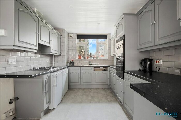 4 Bedroom Flat To Rent In Sewardstone Road, London, E2