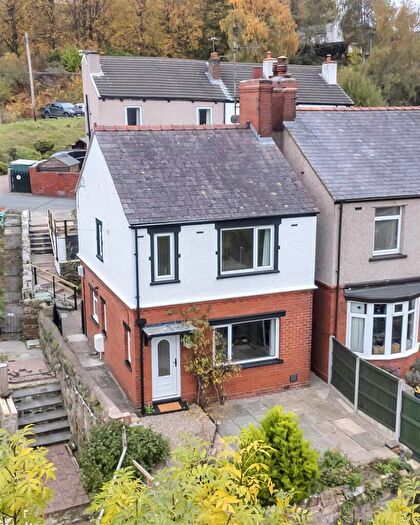 2 Bedroom Detached House For Sale In Russell Street, Cefn Mawr, Wrexham, LL14