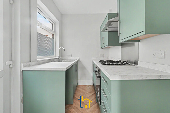 2 Bedroom Terraced House To Rent In Carlisle Street, Leicester, LE3