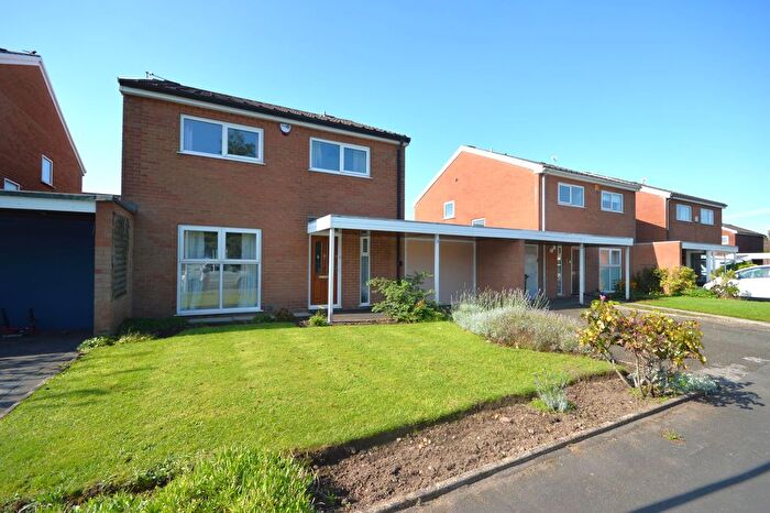 4 Bedroom Link Detached House For Sale In Winchester Drive, Heaton Norris, SK4