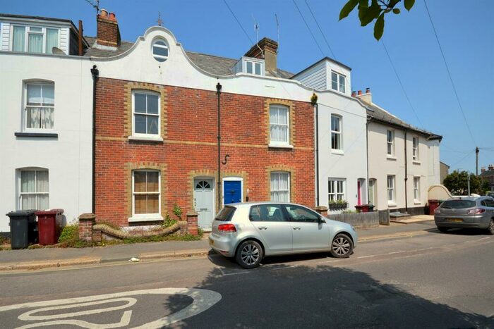 3 Bedroom Terraced House To Rent In Caledonian Road, Chichester, PO19