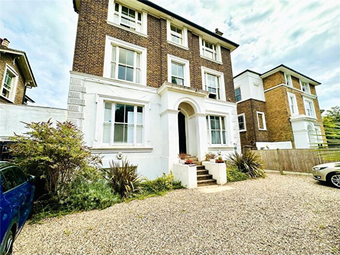 3 Bedroom Apartment For Sale In The Waldrons, South Croydon, CR0