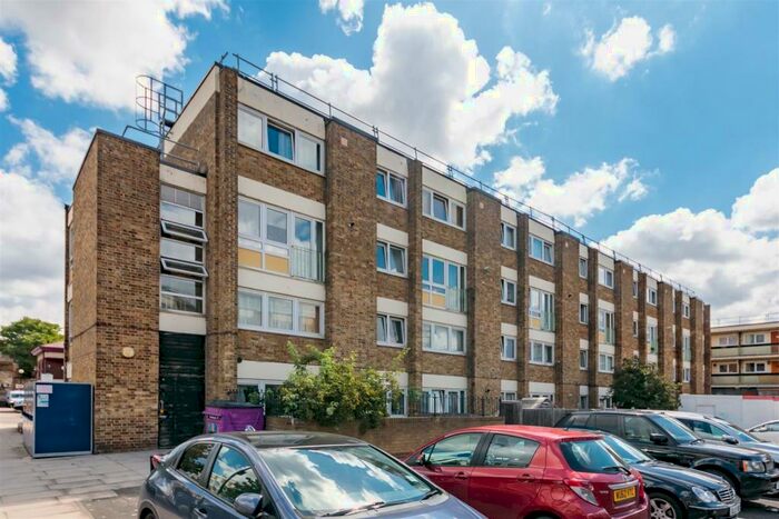 2 Bedroom Maisonette To Rent In Coniston House, Southern Grove, London, E3