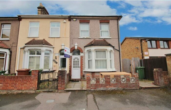3 Bedroom End Of Terrace House To Rent In Slade Green Road, Erith, Kent, DA8